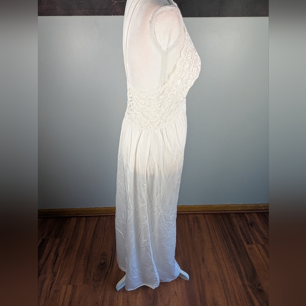 Vintage White Slip Dress With A Peignor - Picture 4 of 14